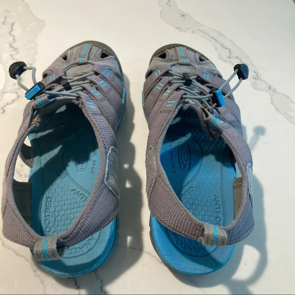 KEEN Sz 9 Anti-Odour Anatomic Footbed Waterproof Bungee Closure Outdoor Sandals - Picture 7 of 14